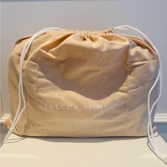 Rebecca Minkoff Maxi Beige and Gold Quilted Leather Shoulder Bag - Picture 4 of 7